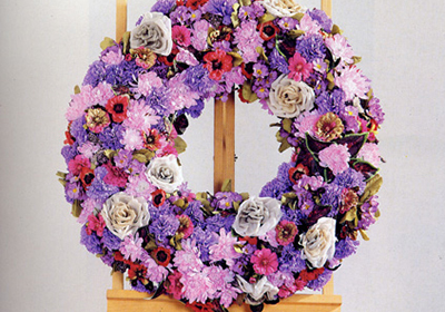 Artrista, 2nd versión 1990 (1st versión 1986)
Unique object. Easel and bouquet. 
188 x 56 x 53 cm.