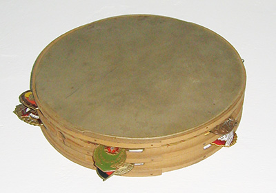 S/T, 1986
Tambourine and medals
29 x 29 x 6 cm.